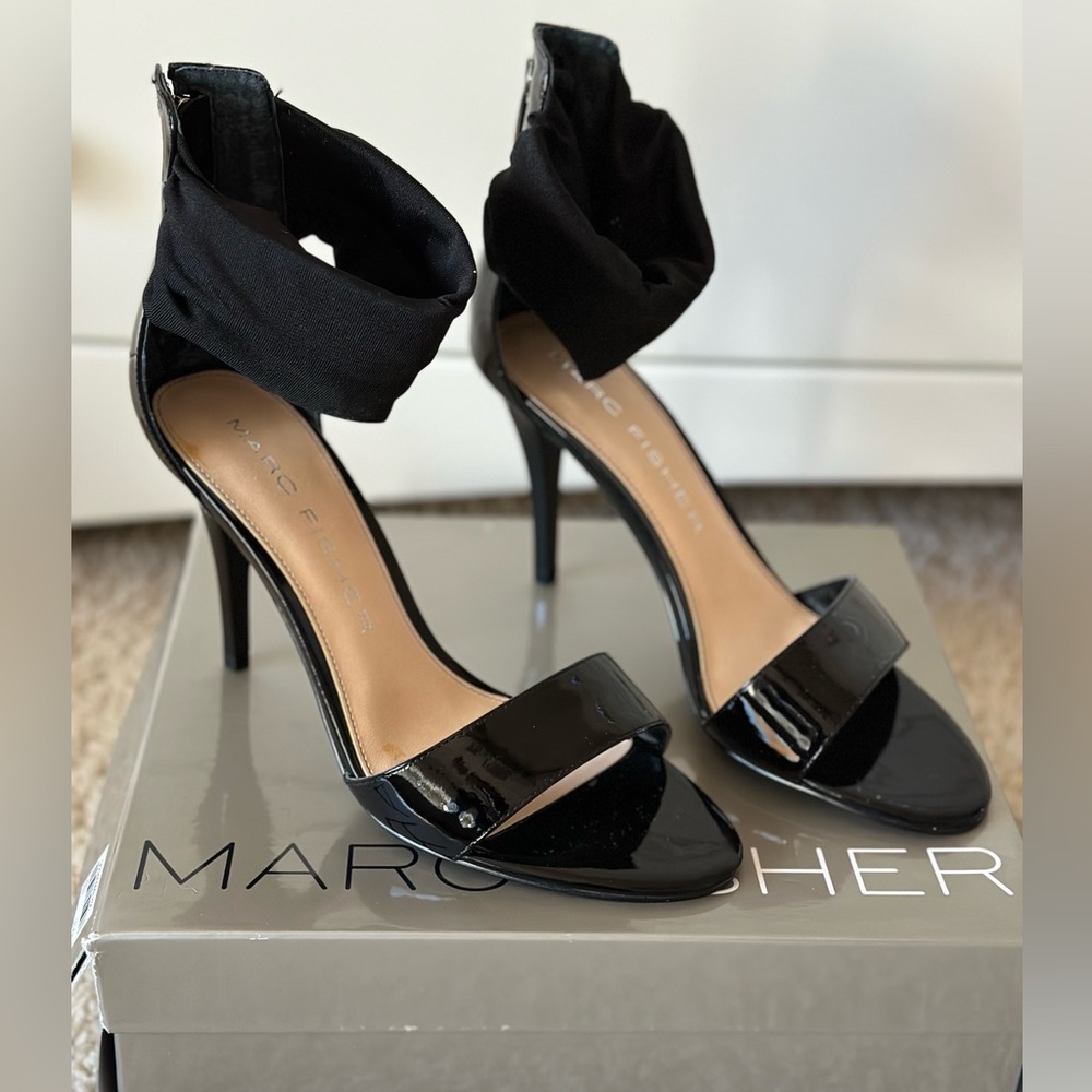 NEW Marc Fisher MFSMORES Heels. Size 7.5 M